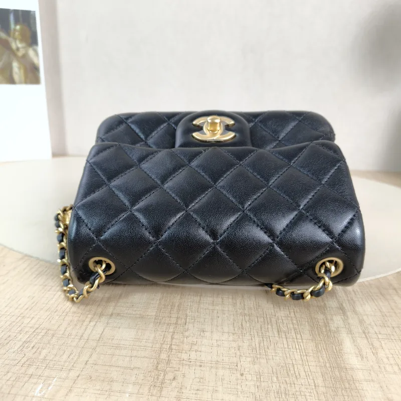 Chanel Crossbody Bag Classic Flap Mini CF Mini Black with Gold-Tone Hardware SL ambskinmini17 × 8 × 13.5 cm — detail view 12 of 12