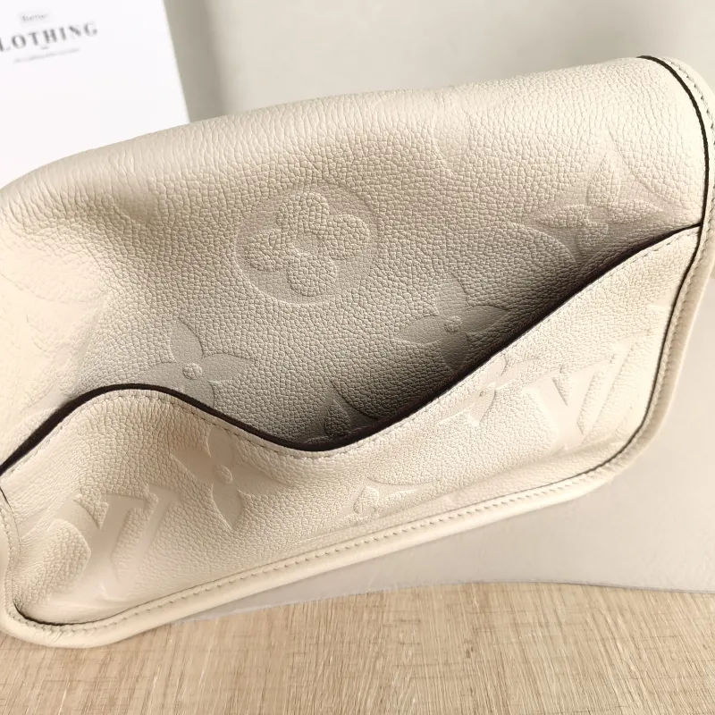 Louis Vuitton Crossbody Bag Diane Baguette Bag White Monogram Empreinte Embossed Calfskin Small 24 × 9 × 15 cm — detail view 8 of 12