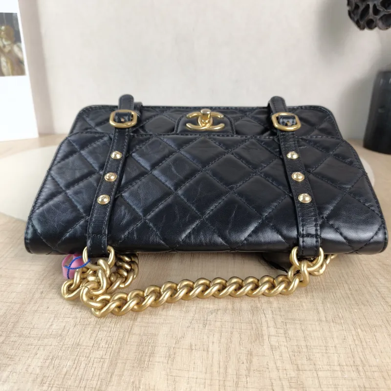 Chanel Crossbody Bag Messenger Bag Black Calfskin One Size 24.5 × 8 × 16.5 cm — detail view 12 of 13