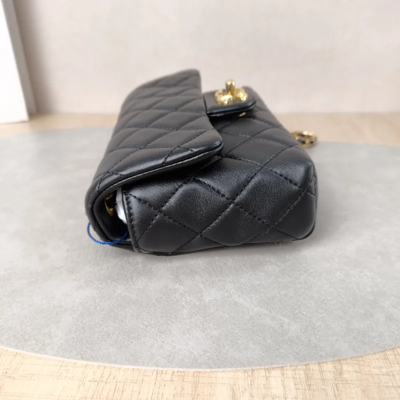 Chanel Crossbody Bag24b Crossbody Bag Black Lambskinmini18 × 6 × 11 cm — detail view 13 of 15