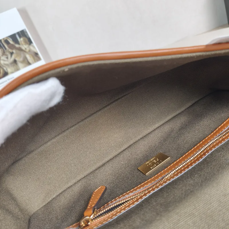 FENDI Crossbody Bag Baguette Baguette Bag Green Canvas Medium27 × 6 × 15 cm — detail view 2 of 13