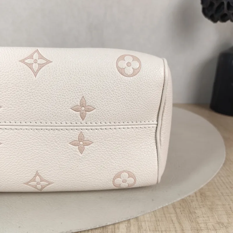Louis Vuitton Crossbody Bag Speedy20 Beige · Pink Monogram Empreinte Embossed Calfskin Small 20.5 × 12 × 13.5 cm — detail view 4 of 10