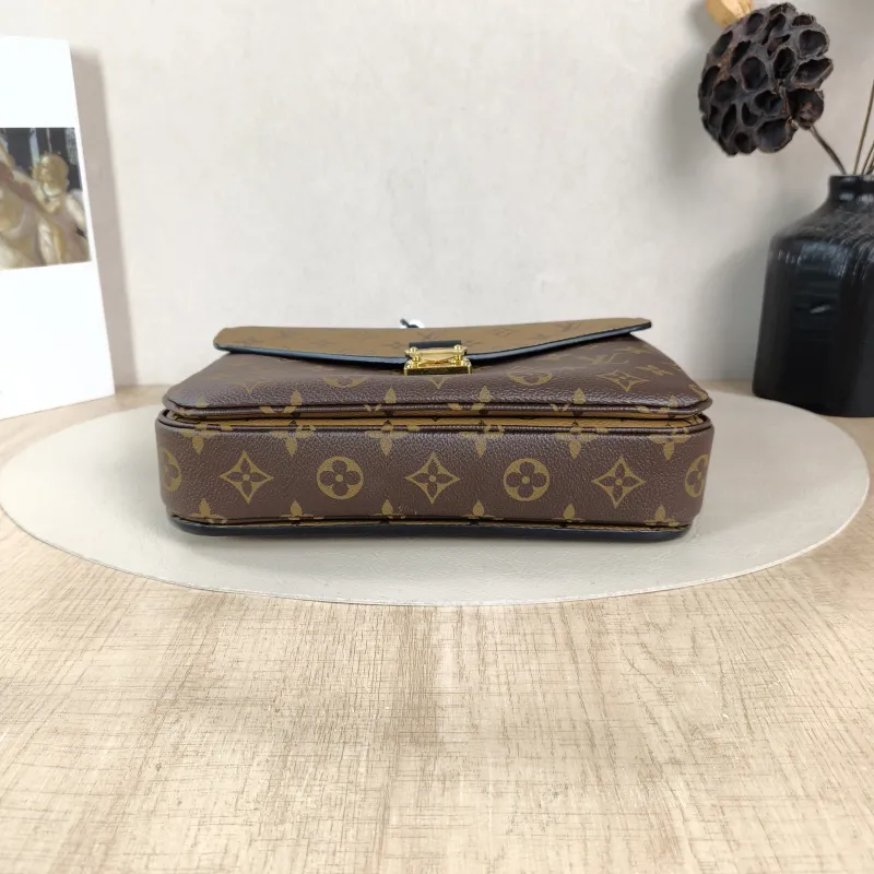 Louis Vuitton Crossbody Bag Pochette Métis Monogram Colorblock PVC Medium 25 × 7 × 19 cm — cover view 2 of 6