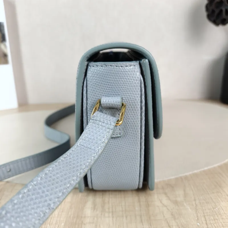CELINE Crossbody Bag Teen Triomphe Small 18.5 × 6 × 14 cm — detail view 3 of 13