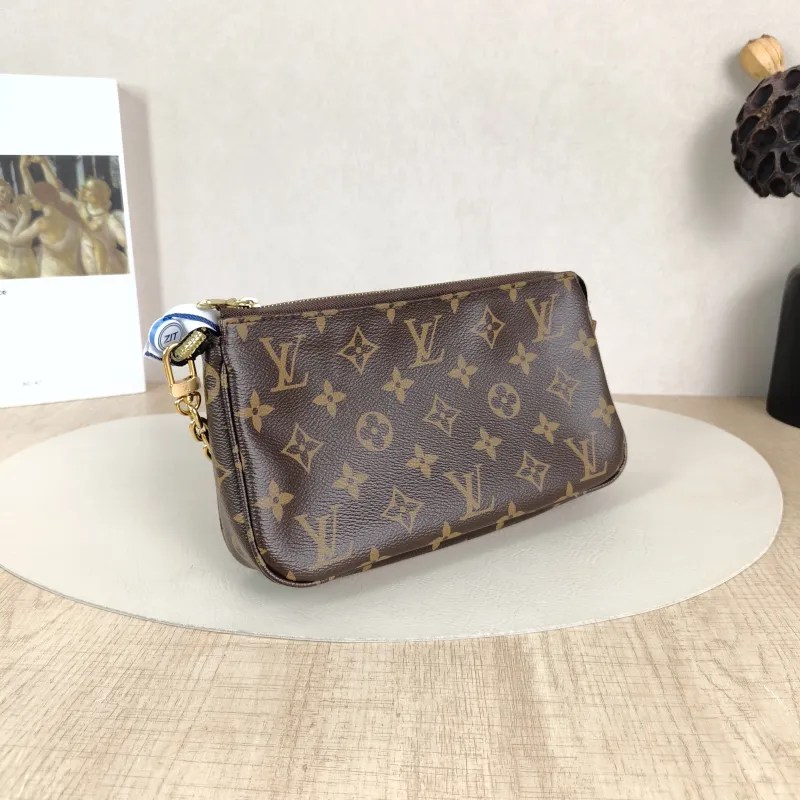 Louis Vuitton Shoulder Bag Pochette Accessoires Monogram PVC One Size22 × 4 × 13 cm — cover view 2 of 5