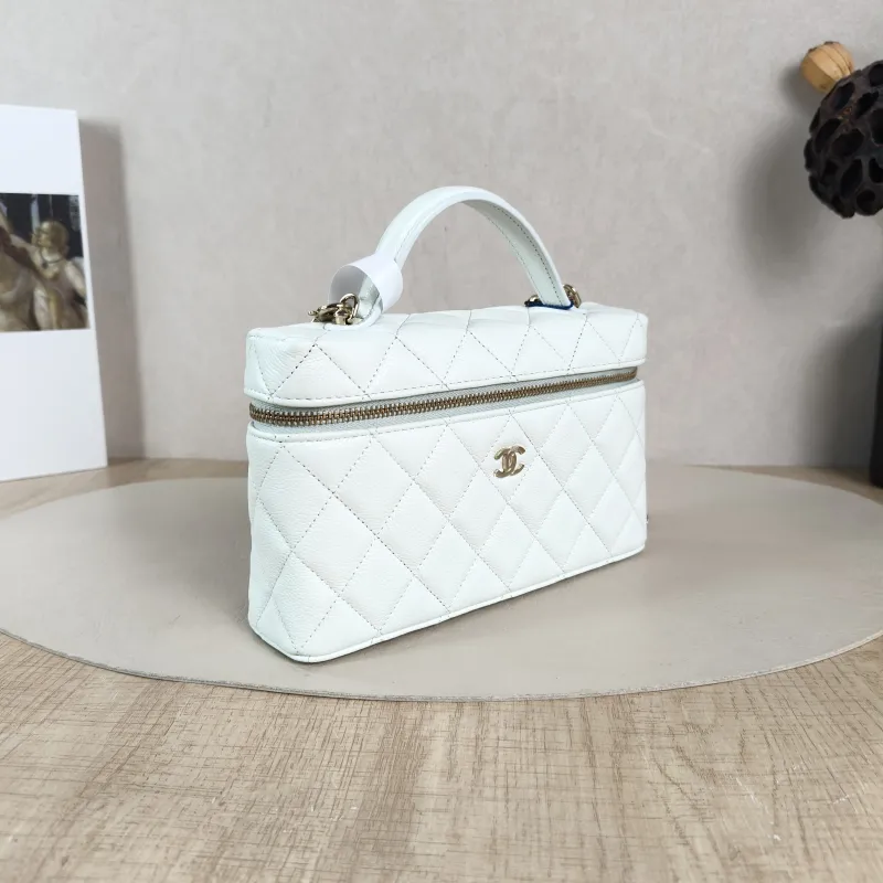 Chanel Crossbody Bag lp Box Bag Top Handle Crossbody Bag Grained Calfskin One Size 19.5 × 5 × 17 cm Conditioned — cover view 6 of 6