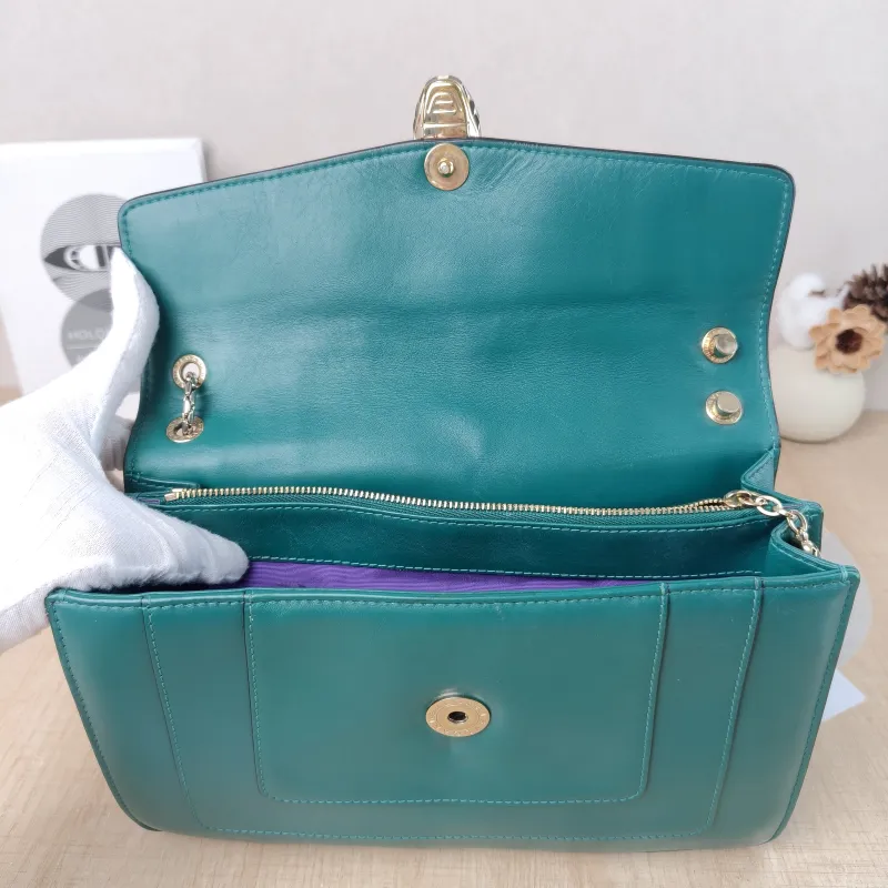 Bvlgari Crossbody Bag Serpenti Forever Collection Crossbody Bag Green Calfskin Medium 28 × 7.5 × 19 cm — detail view 12 of 14
