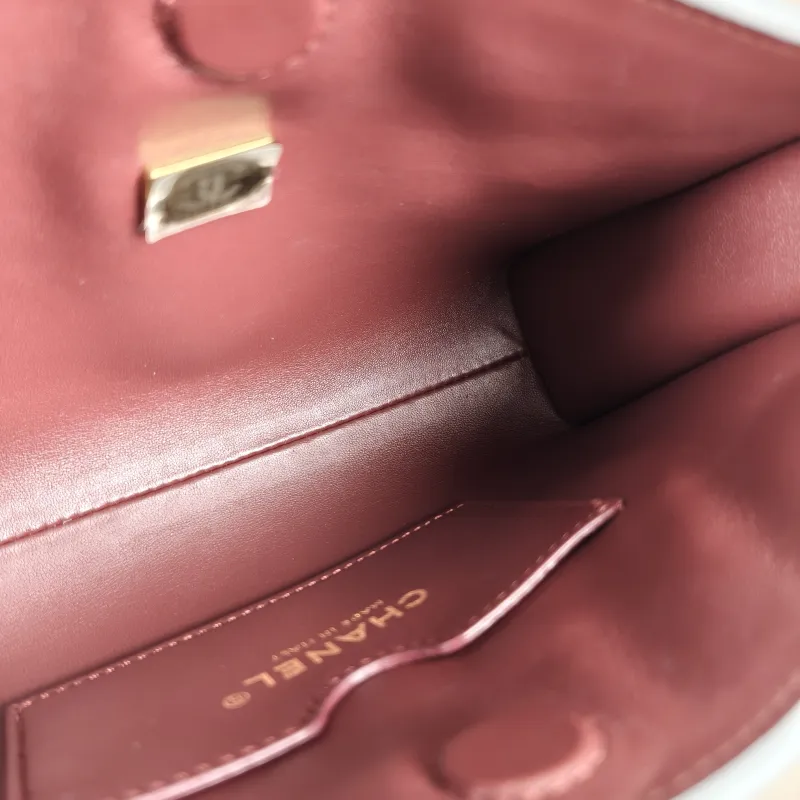 Chanel Shoulder Bag Silver Waxed Leather One Size 23 × 7 × 14 cm — detail view 9 of 12
