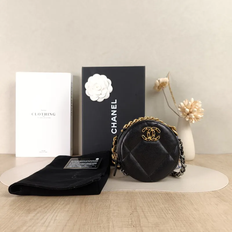 Chanel Crossbody Bag19bag Black Lambskinmini12 × 4.5 × 12 cm — cover view 5 of 6