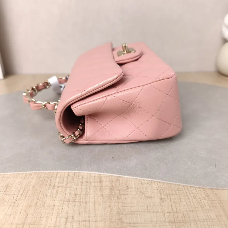 Chanel Crossbody Bag Edition mini Pink Lambskin mini 20 × 6 × 12 cm — detail view 9 of 11