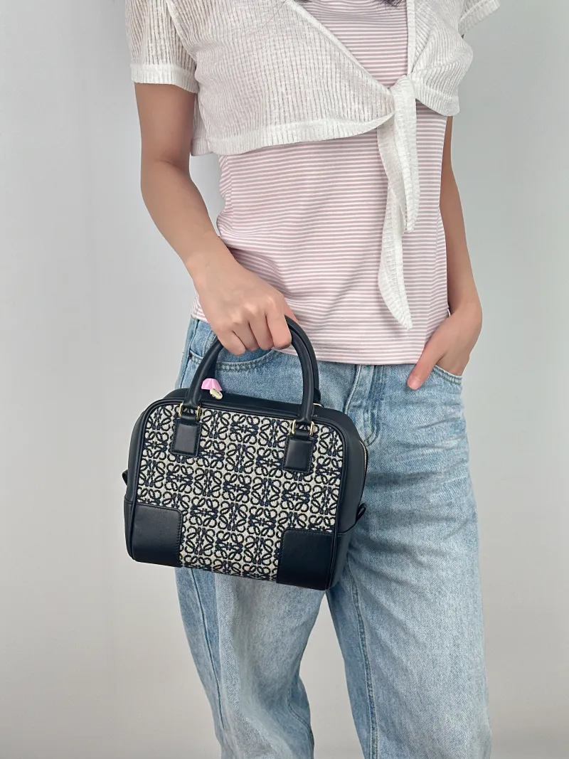 LOEWE Crossbody Bagamazona 19 Blue White Black Calfskin，Canvas Small19 × 11.5 × 18 cm — on-model view 3 of 3