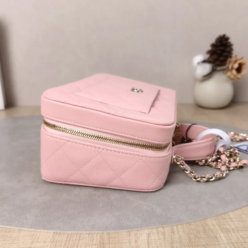 Chanel Crossbody Bag25b Pink Calfskinmini19.5 × 8.5 × 12 cm — detail view 10 of 14