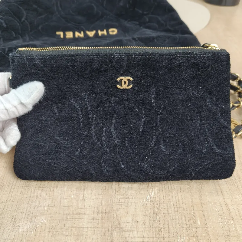 Chanel Shoulder Bag22Bag Black Small35 × 7 × 37 cm — detail view 9 of 13