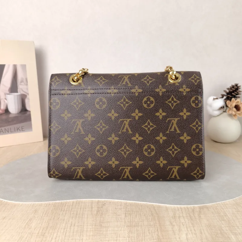 Louis Vuitton Crossbody Bag VICTOIRE Red PVC · Calfskin One Size 27 × 10 × 17 cm — cover view 5 of 5