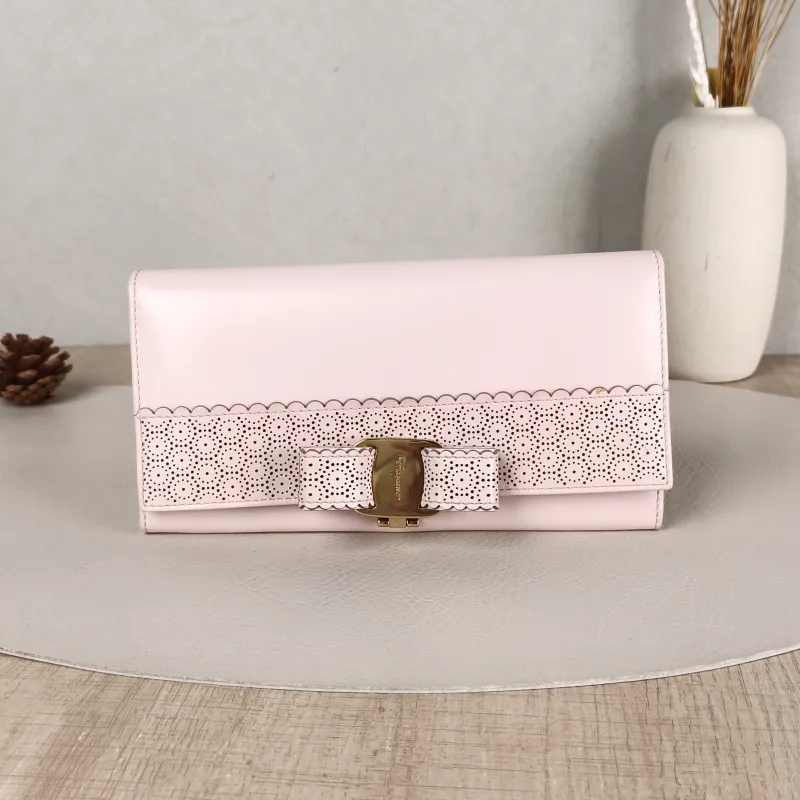FERRAGAMO Wallet Wallet Pink Calfskin One Size 19 × 2 × 9.5 cm