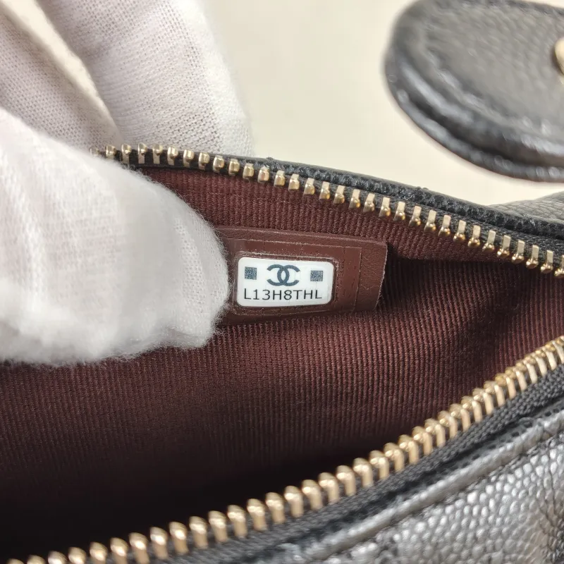 Chanel Crossbody Bag Crossbody Bag Black Grained Calfskin One Size 15.5 × 6 × 12 cm — detail view 4 of 13