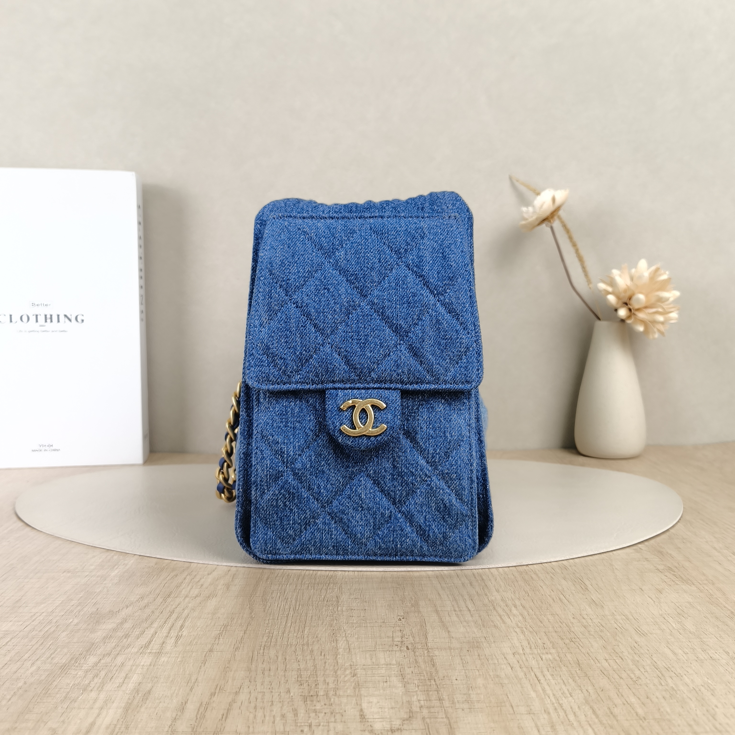 Chanel Shoulder Bag25Bag Small23 × 14 × 23 cm — cover view 5 of 8