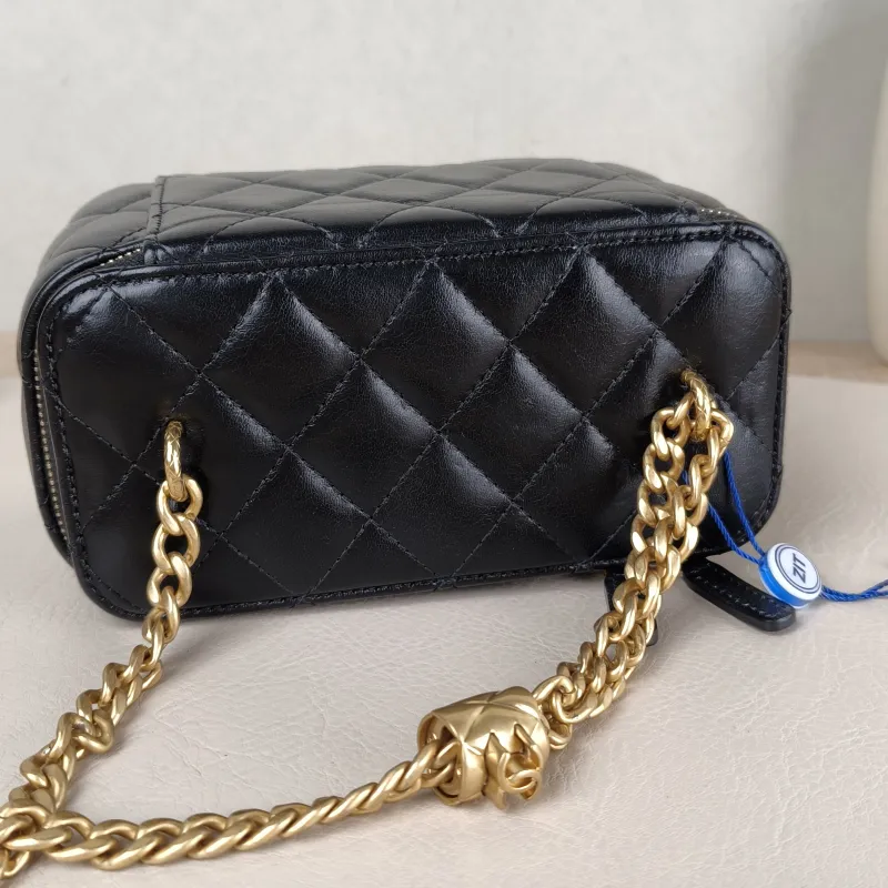 Chanel Crossbody Bag Edition Black Lambskin One Size 16 × 8 × 9.5 cm — detail view 13 of 14