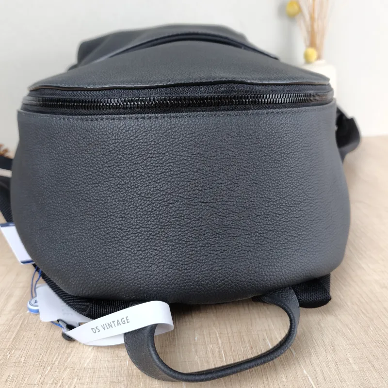 Louis Vuitton Backpack discovery Backpack Black Calfskin 29 × 20 × 38 cm — detail view 8 of 12