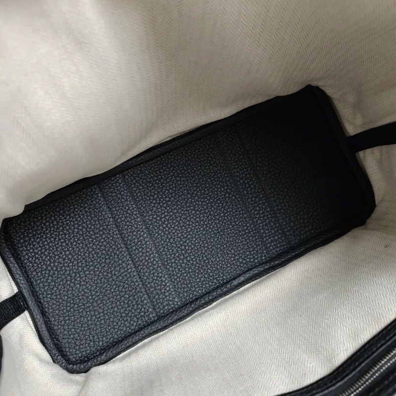 Hermès Top Handle Bag Garden Party 30 30Black Negonda Calfskin Medium30 × 13 × 21 cm — detail view 11 of 11