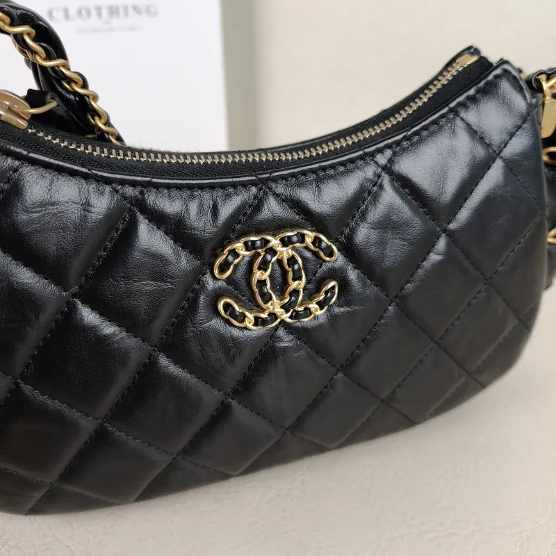 Chanel Shoulder Bag hobo 19 Black Lambskin Small 20 × 4.5 × 13 cm — detail view 2 of 12