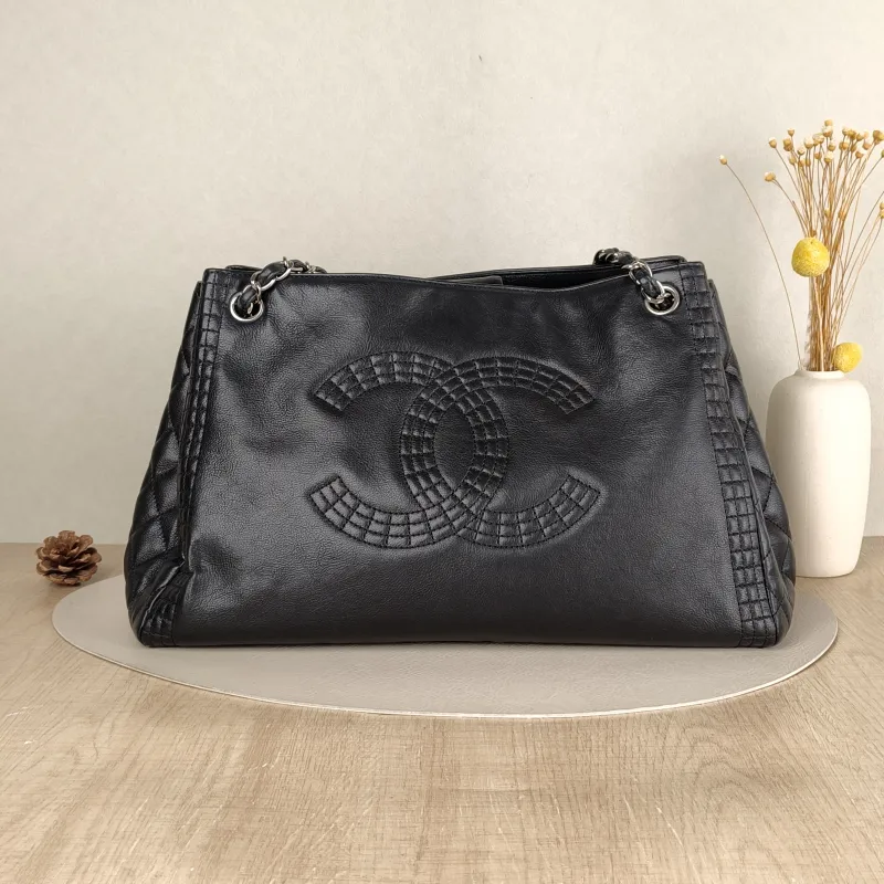 Chanel Shoulder Bag c tote Black Calfskin One Size 37 × 17 × 24 cm 16
