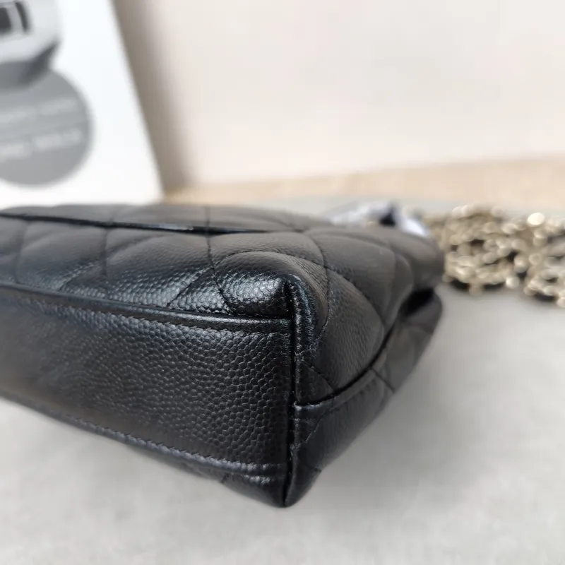 Chanel Top Handle Bag Coco Handle​Black Grained Calfskin Mini14.5 × 5.5 × 11.5 cm — detail view 16 of 22