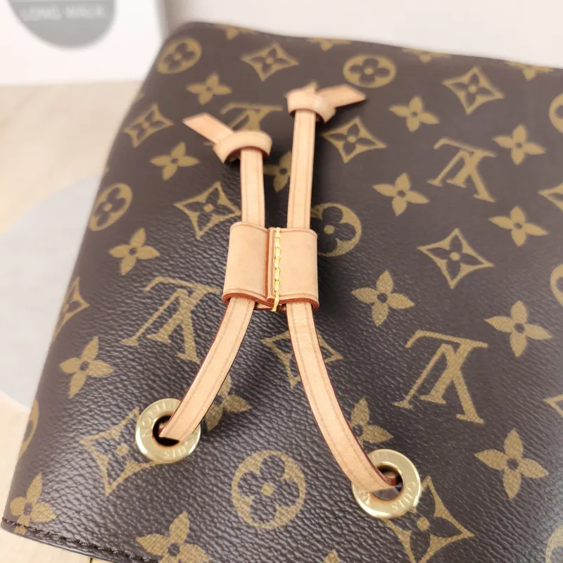 Louis Vuitton Crossbody Bag NÉONOÉ Bucket Bag BB Monogram PVC BB 20 × 13 × 20 cm — detail view 9 of 13