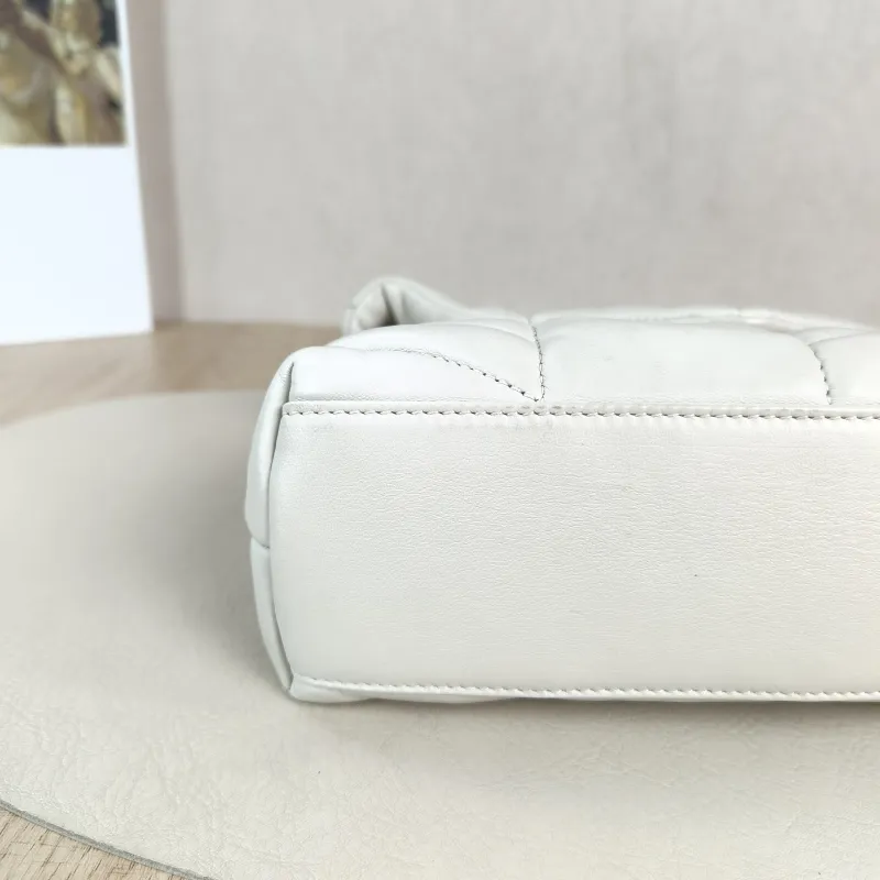 SAINT LAURENT Crossbody Bag LOULOU PUFFER White Lambskinmini23 × 8.5 × 15.5 cm — detail view 10 of 12
