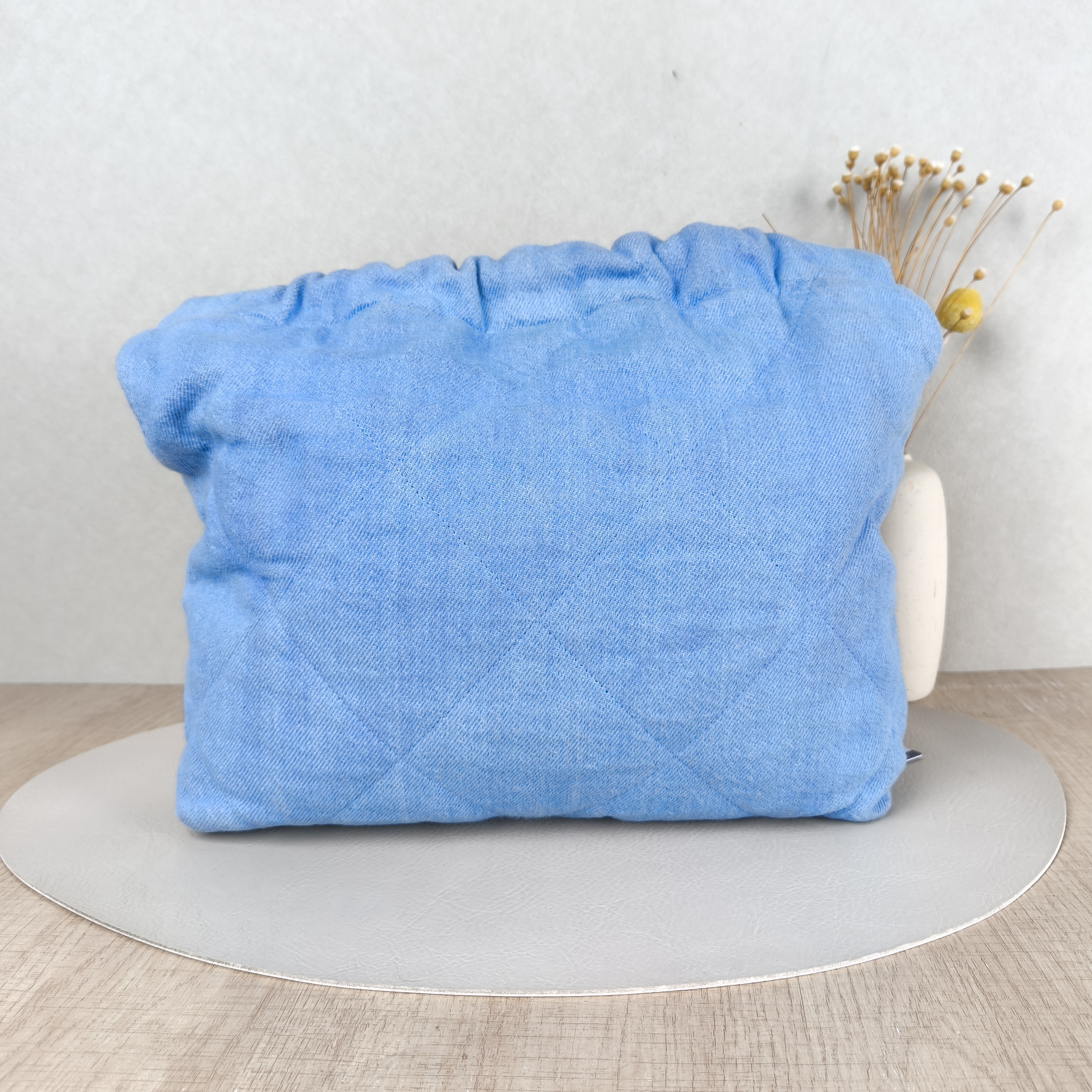 Chanel Shoulder Bag22Bag Blue Small35 × 7 × 37 cm — cover view 2 of 5