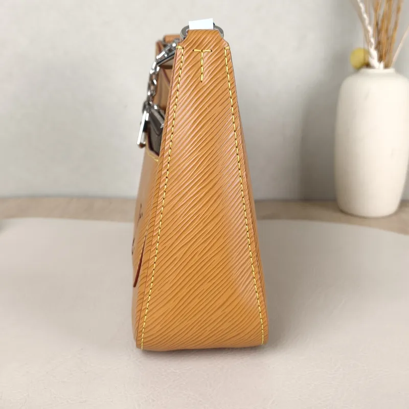 Louis Vuitton Crossbody Bag MARELLE Epi Embossed Calfskin Small 25 × 8 × 15 cm — detail view 5 of 13