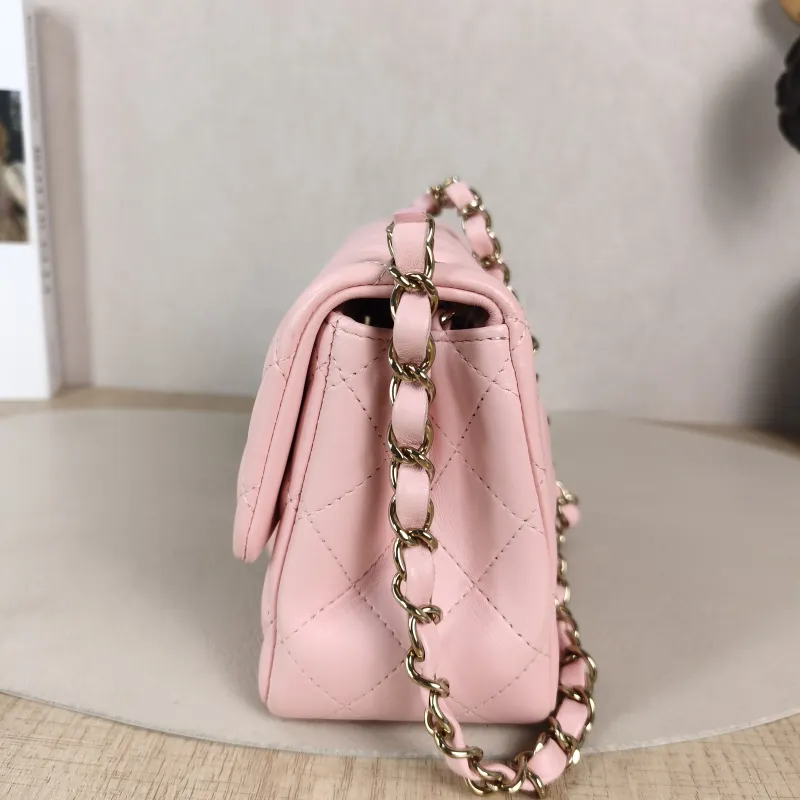 Chanel Crossbody Bag Edition Pink Lambskin 16.5 × 8 × 12.5 cm — detail view 9 of 12