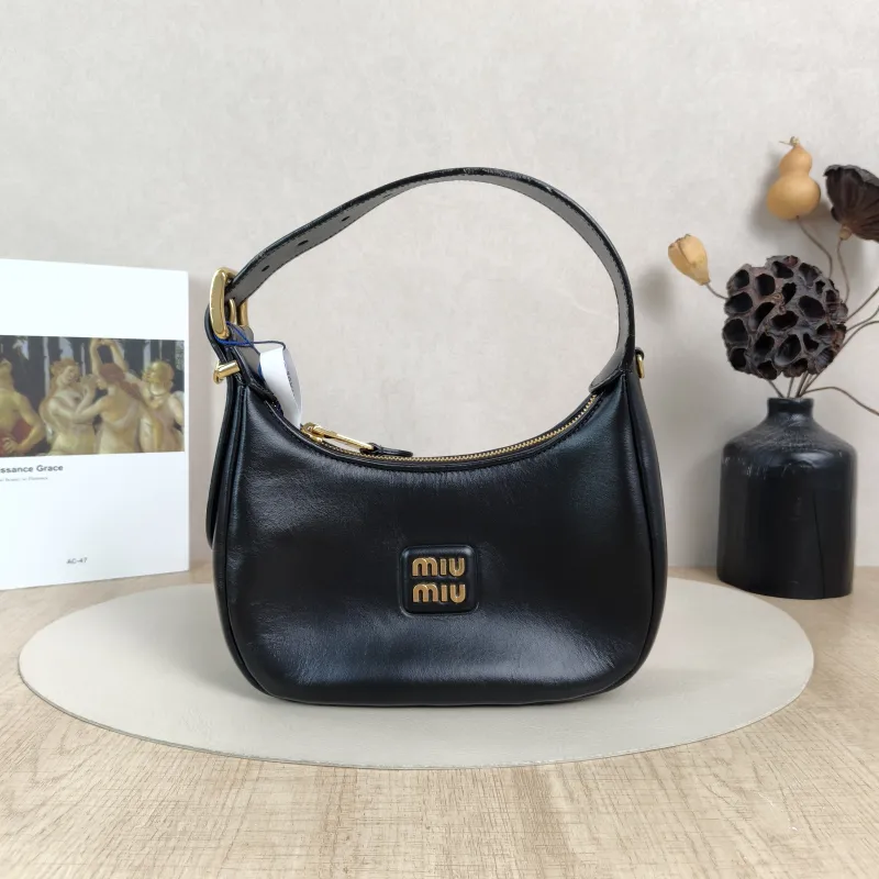 Miumiu Shoulder Bag Wander Hobo Black Calfskin Small20 × 6 × 17 cm