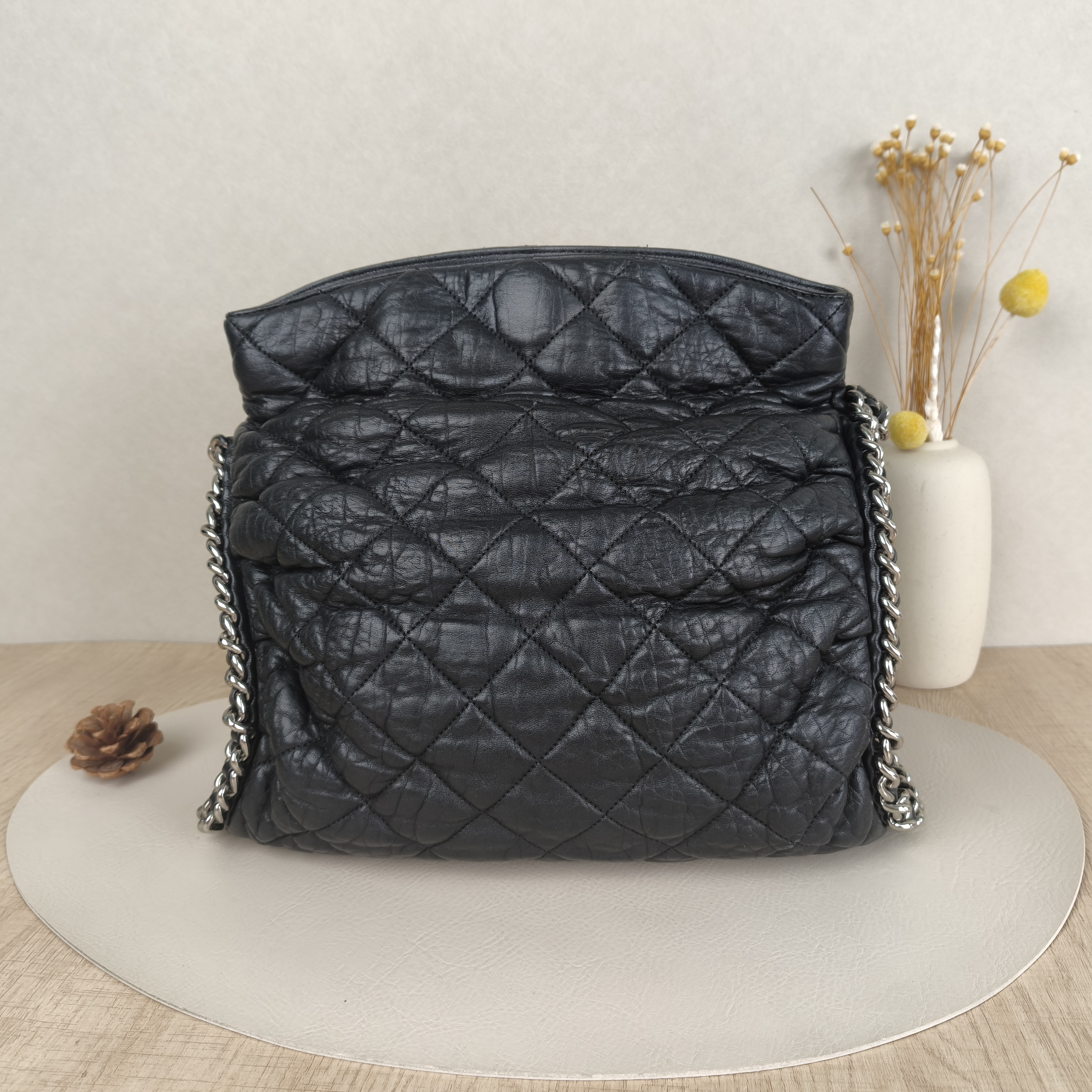 Chanel Shoulder Bag Tote Bag Black Calfskin One Size32 × 9 × 26 cm — cover view 4 of 9