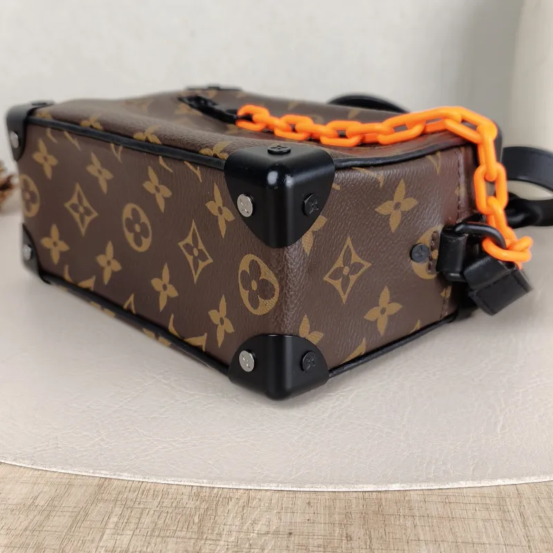 Louis Vuitton Crossbody Bag SOFT TRUNK Box Monogram PV Cmini18.5 × 8 × 13 cm — detail view 6 of 12