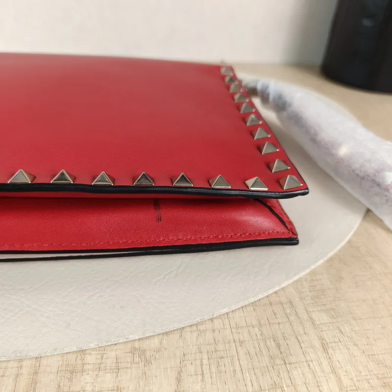 Valentino Clutch Clutch Red Calfskin One Size 28 × 3 × 17 cm — detail view 6 of 10