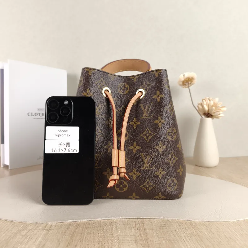 Louis Vuitton Crossbody Bag NÉONOÉ Bucket Bag BB Monogram PVC BB 20 × 13 × 20 cm — cover view 4 of 5