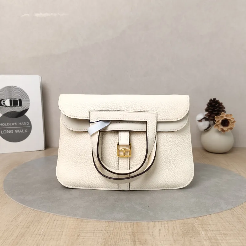 Hermès Shoulder Bag Halzan 25I2 Taurillon Clemence TC Calfskin Small25 × 8 × 17 cm
