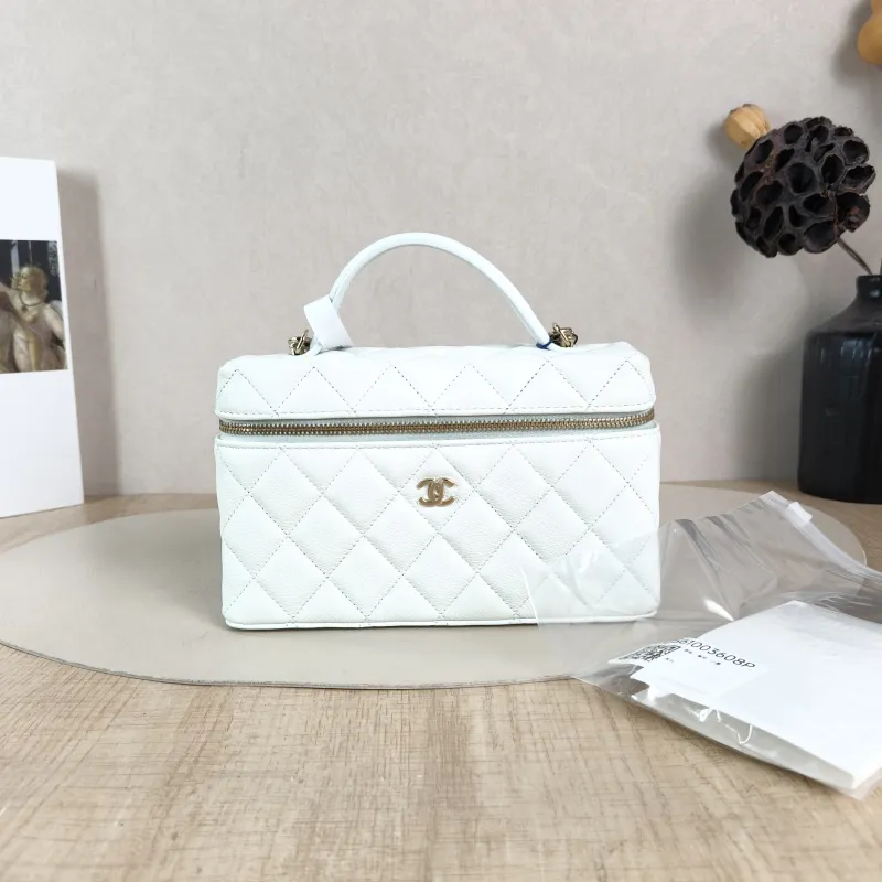 Chanel Crossbody Bag lp Box Bag Top Handle Crossbody Bag Grained Calfskin One Size 19.5 × 5 × 17 cm Conditioned — cover view 4 of 6
