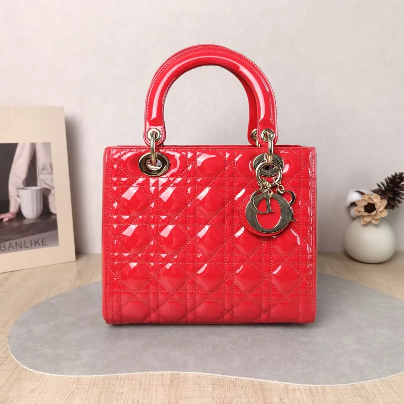DIOR Top Handle Bag Lady Lady Dior Bag Red Patent Leather Medium 24 × 12 × 21 cm