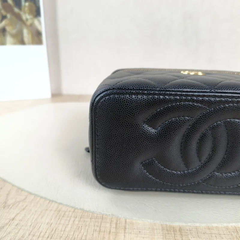 Chanel Crossbody Bag Edition Black Calfskin One Size16 × 8 × 9.5 cm — detail view 6 of 12