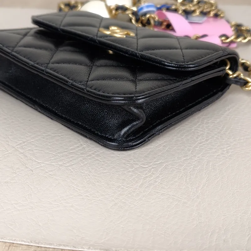 Chanel Crossbody Bag Crossbody Bag Black with Gold-Tone Hardware Lambskinmini12 × 2.5 × 9.5 cm — detail view 7 of 14