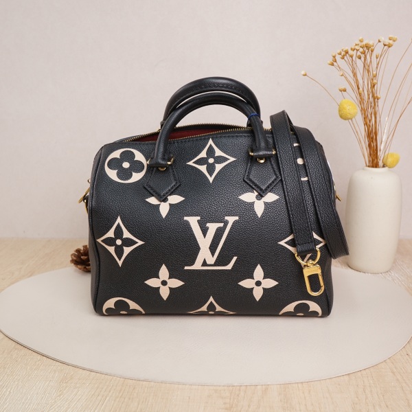 Louis Vuitton Speedy25 White Calfskin Microchip Edition · Shoulder Strap · · · Dust Bag · 25 × 15 × 19 cm