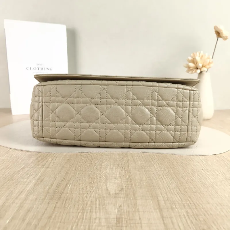 DIOR Shoulder Bag Caro Chain Bag Taupe Calfskin Large 28.5 × 10 × 17.5 cm — cover view 3 of 5