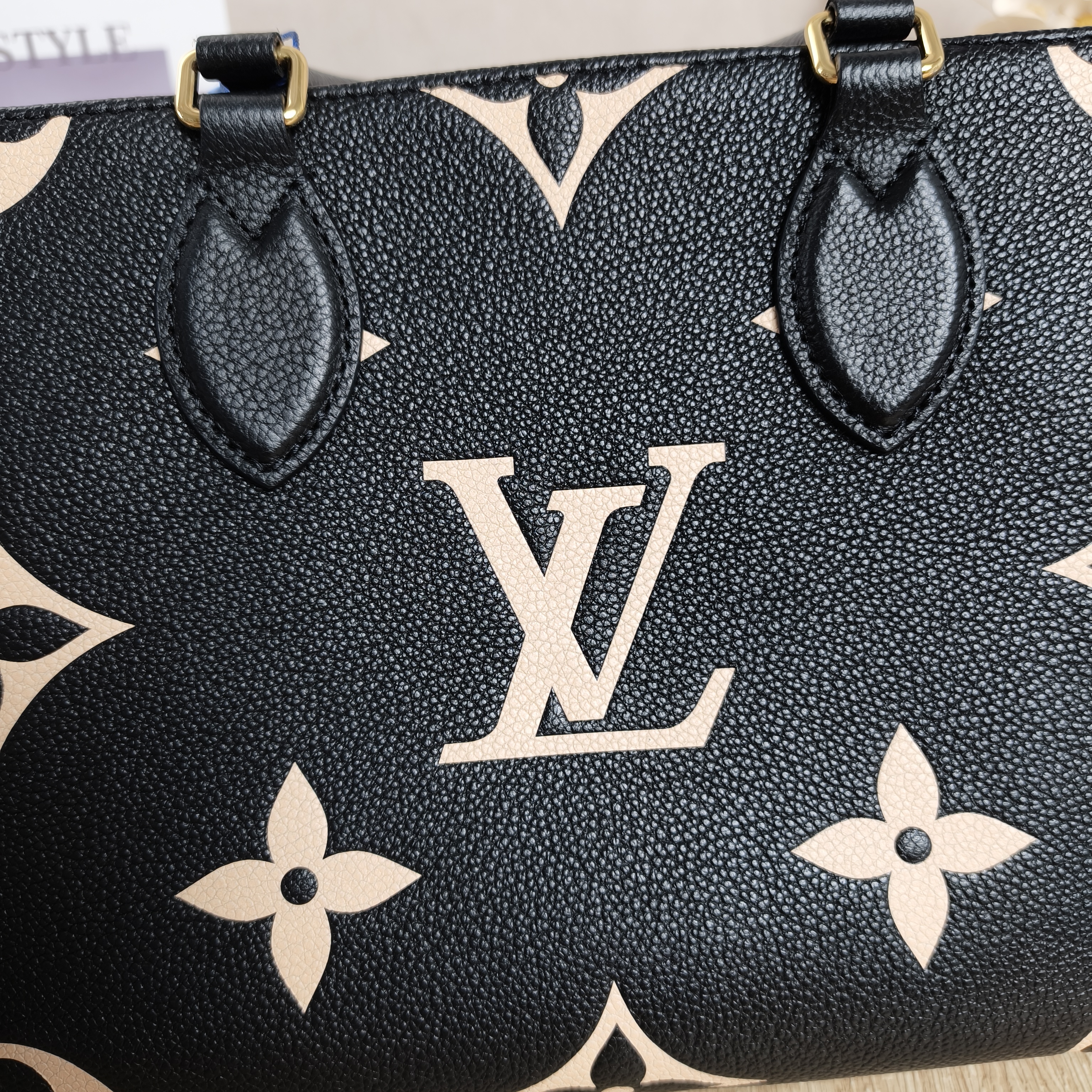 Louis Vuitton onthego Small Black Calfskin Microchip Edition · Shoulder Strap Box Dust Bag · 25 × 11.5 × 19 cm — cover view 2 of 13