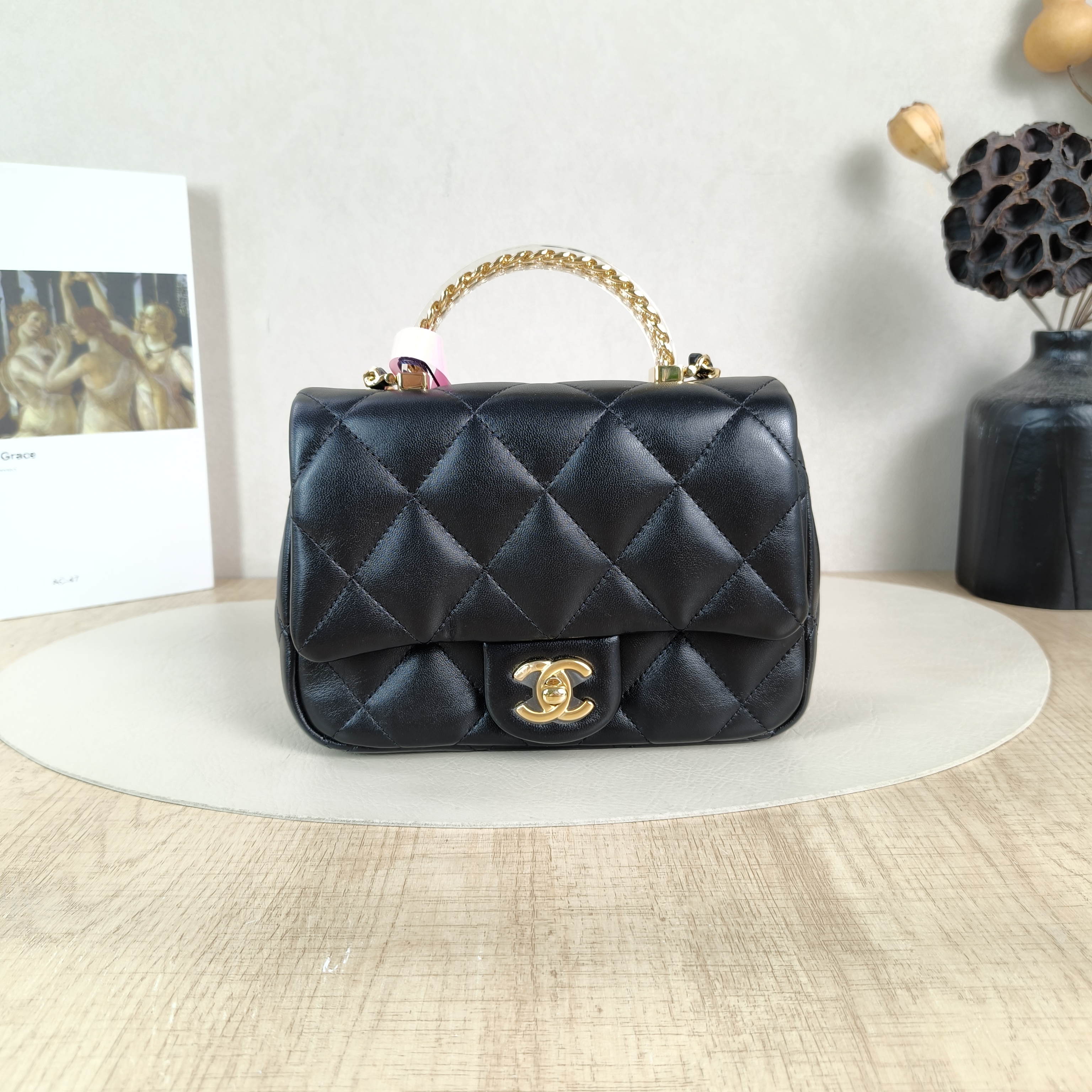 Chanel Crossbody Bag Black Lambskin One Size19 × 6 × 12 cm