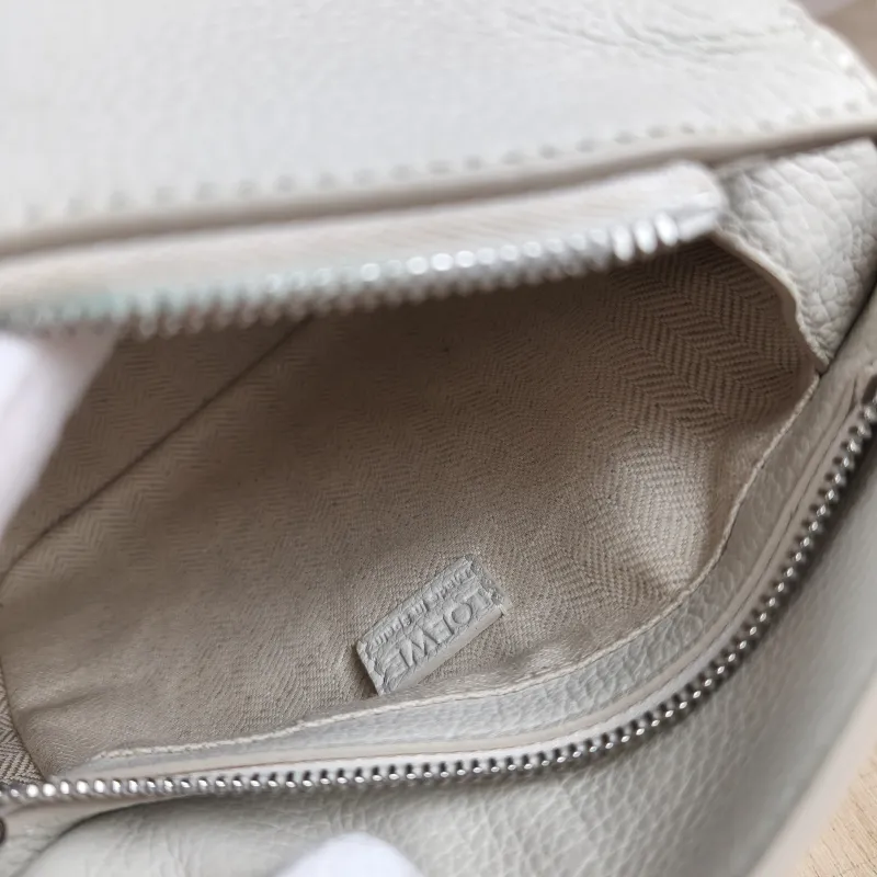LOEWE Crossbody Bag Puzzle White CC alfskin Mini 18 × 8 × 12.5 cm — detail view 2 of 11