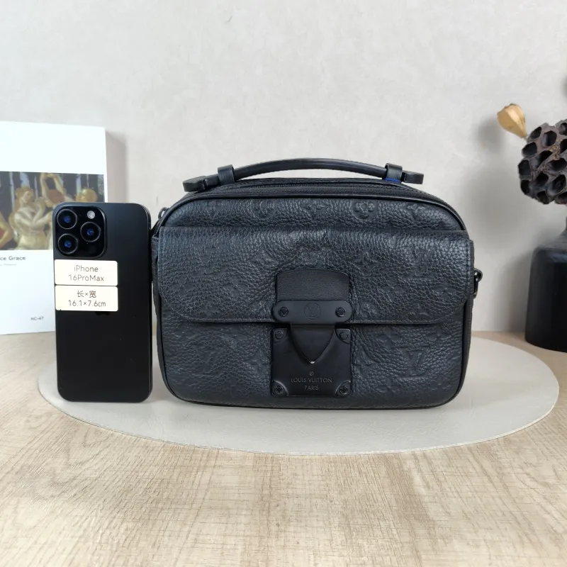 Louis Vuitton Crossbody Bag S Lock Messenger Bag Black Calfskin One Size22 × 8 × 18 cm — cover view 2 of 6