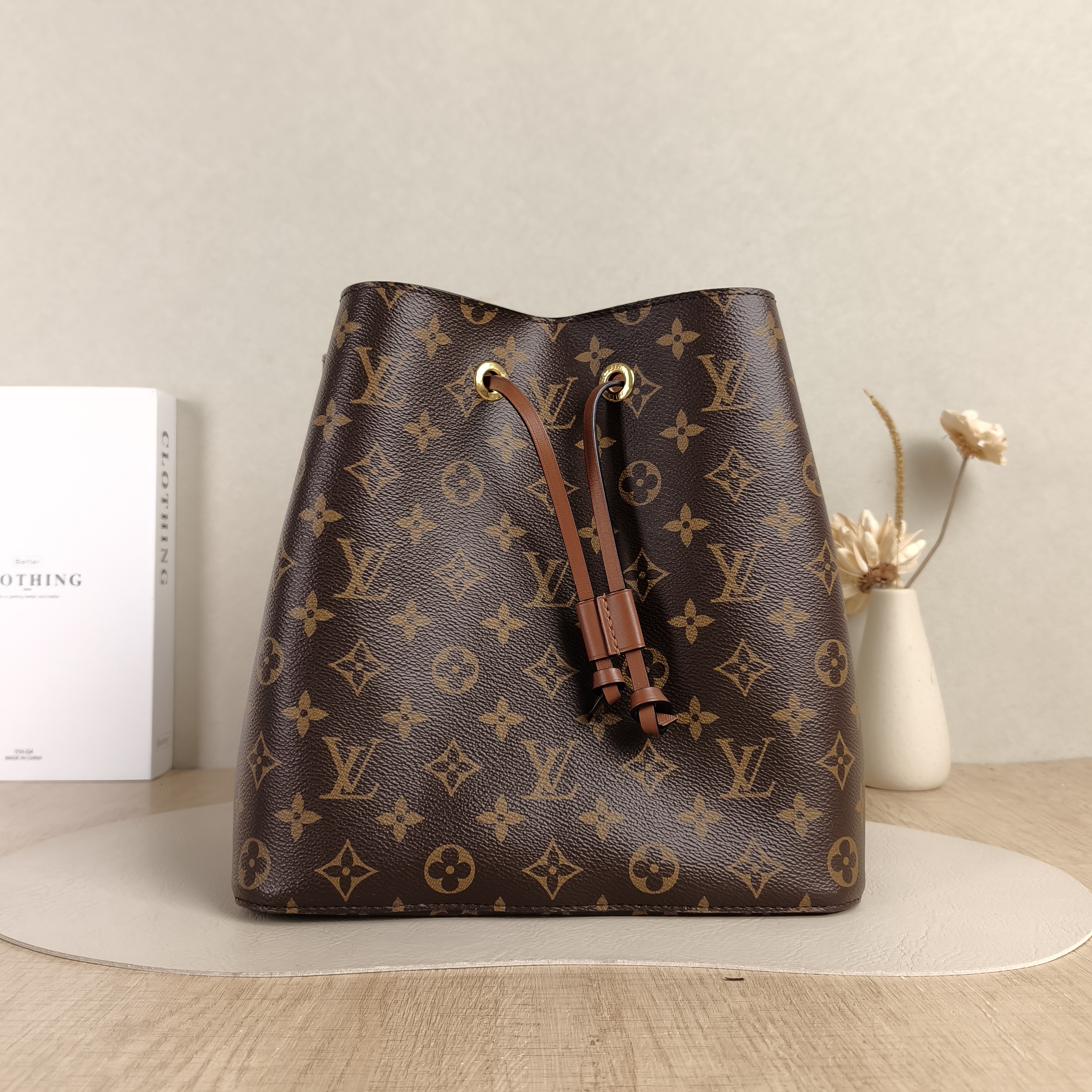 Louis Vuitton Shoulder Bag NÉONOÉ Bucket Bag Caramel PVC Medium26 × 17.5 × 26 cm