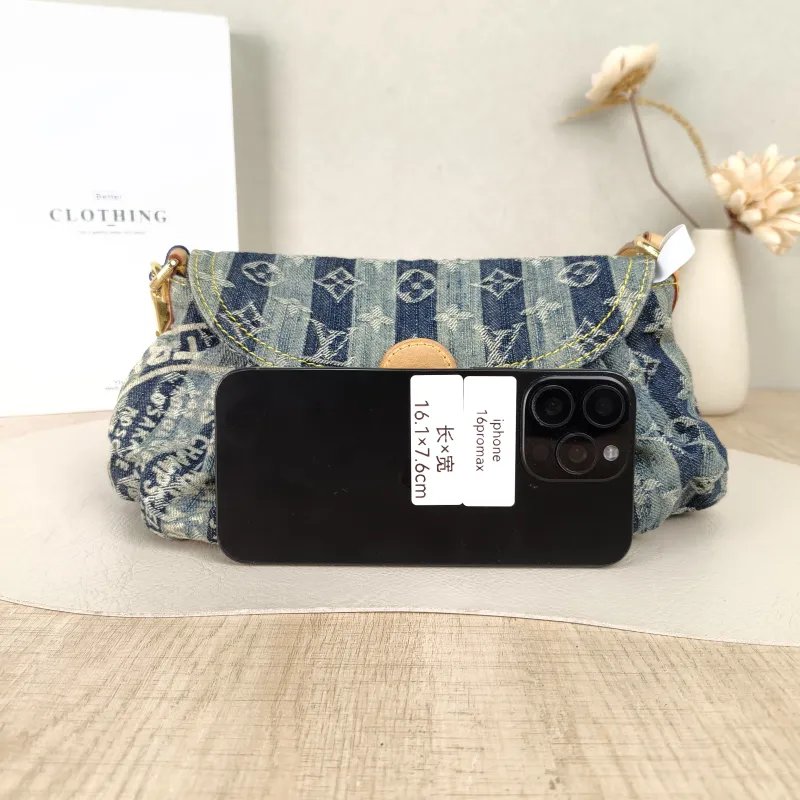 Louis Vuitton Shoulder Bag Vintage Shoulder Bag Blue One Size26 × 5 × 14 cm — cover view 2 of 5